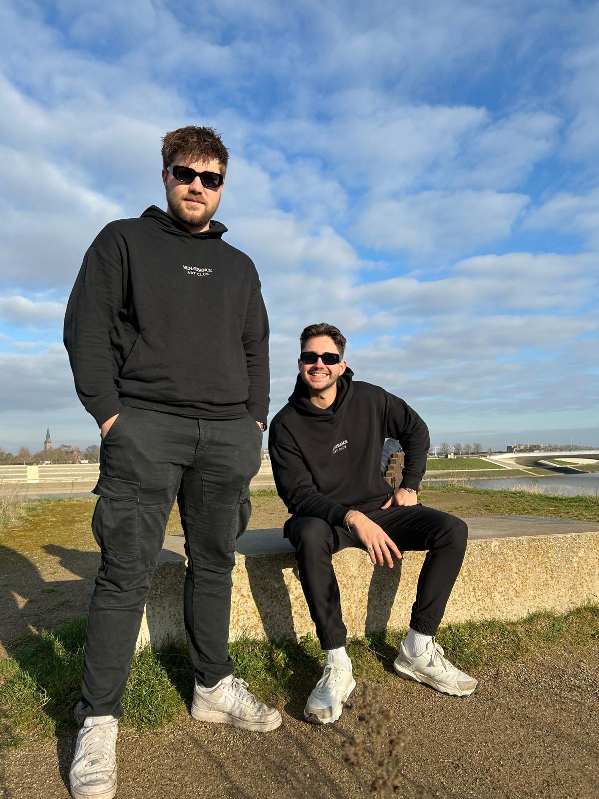 Renaissance Art Club hoodie, zachte en duurzame pasvorm, ideaal voor kunstliefhebbers.