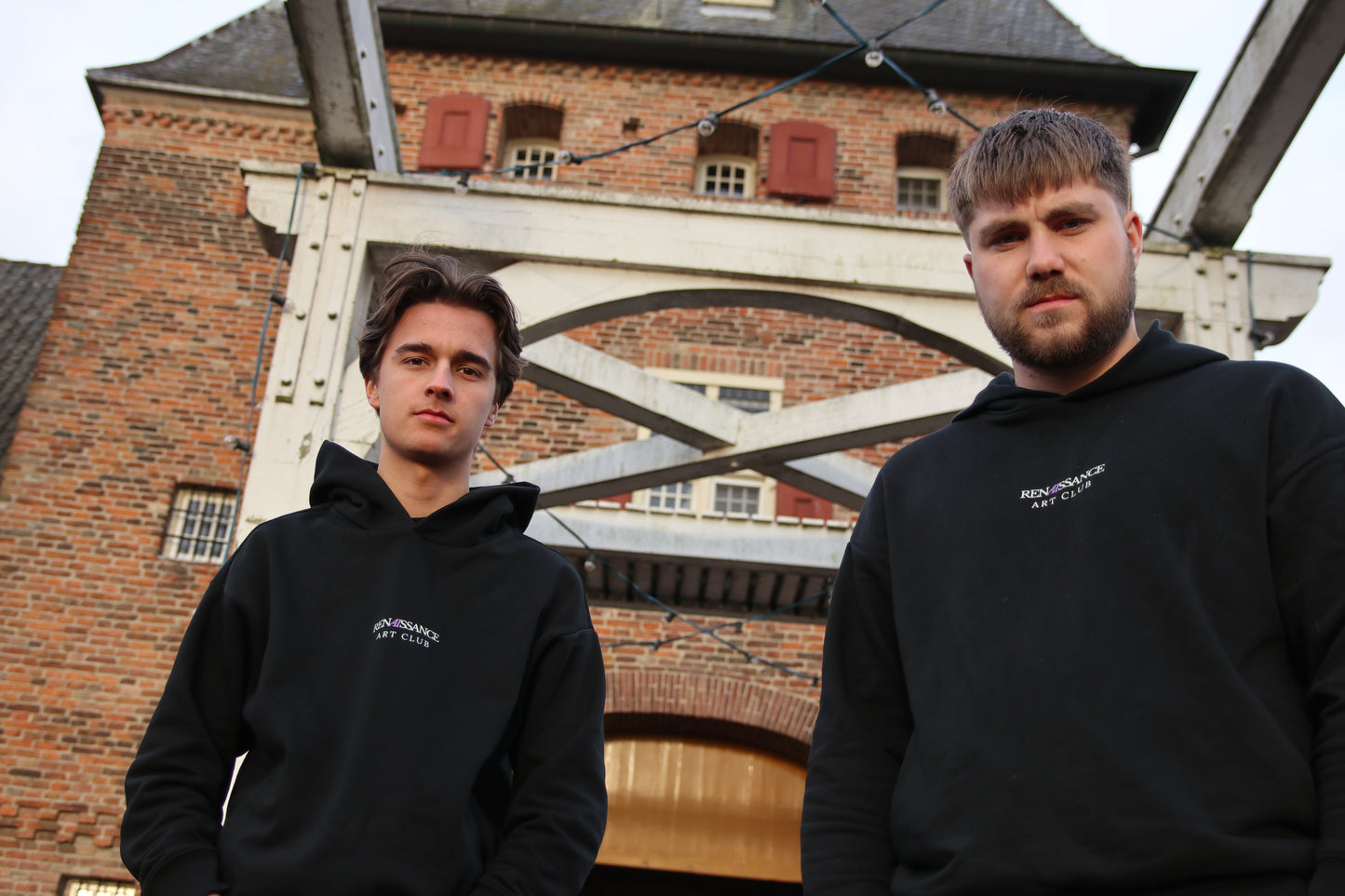 Renaissance Art Club hoodie, zachte en duurzame pasvorm, ideaal voor kunstliefhebbers.